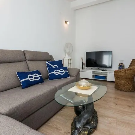 Apartment In With Balcony And Garden